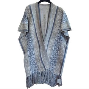 Women's Knitted Poncho Sweater Warm Beige One Size Open Front Sleeveless Fringe